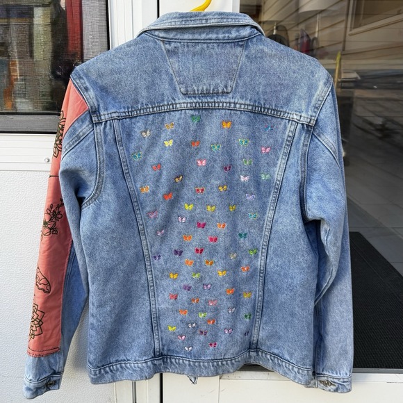 Orchid Colombia Jean Jacket w/ Butterfly Accents, Size M - BRAND NEW! - Picture 4 of 9